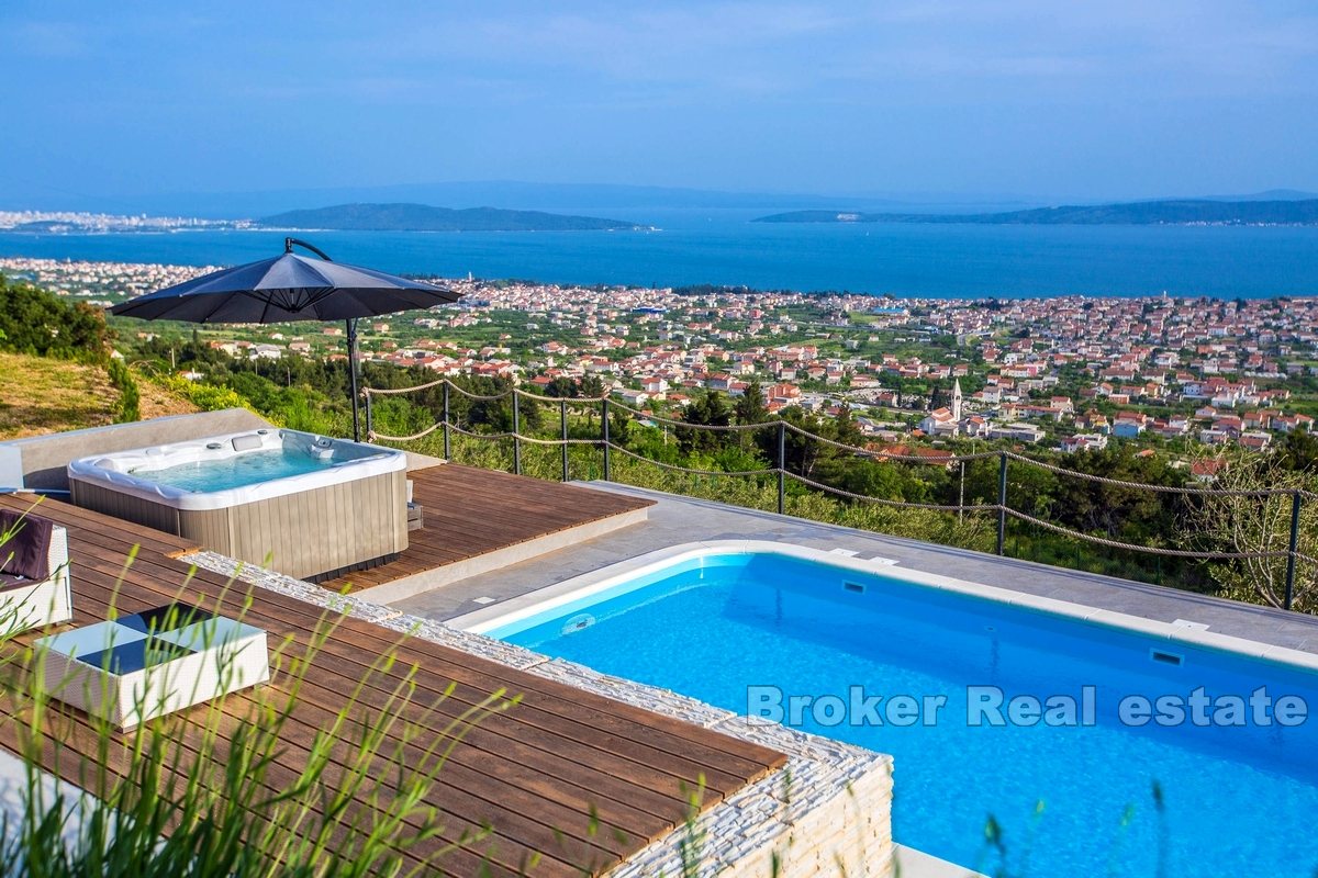 Villa de luxe avec vue panoramique sur la mer