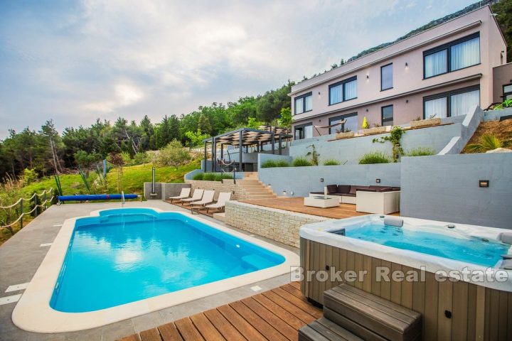 Villa di lusso con vista panoramica sul mare