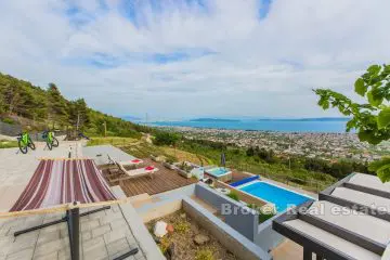 Luxury villa with panoramic sea view