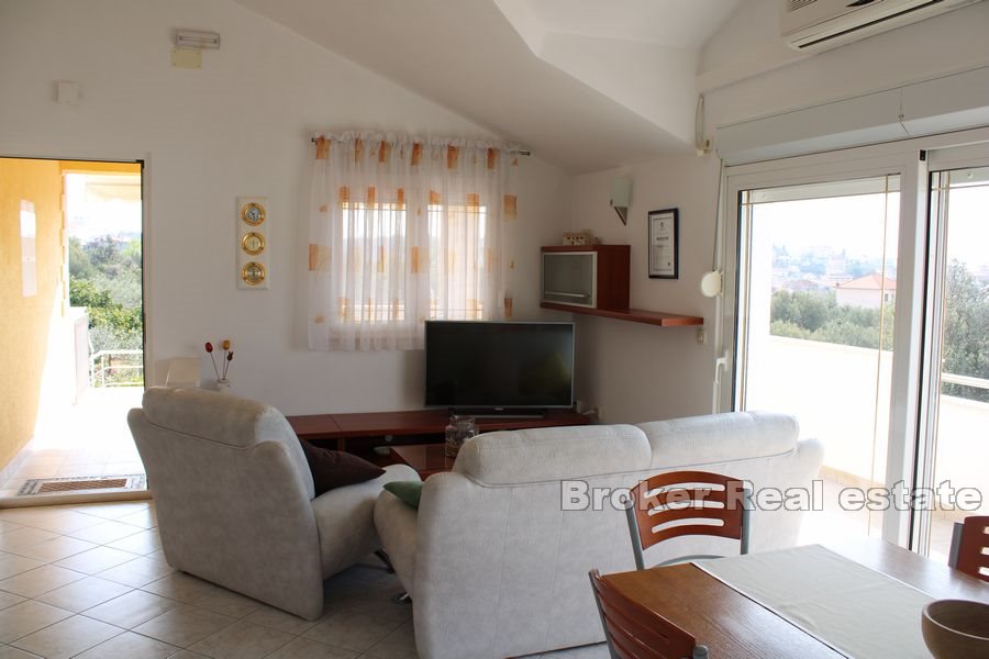 Three bedroom apartment with sea view
