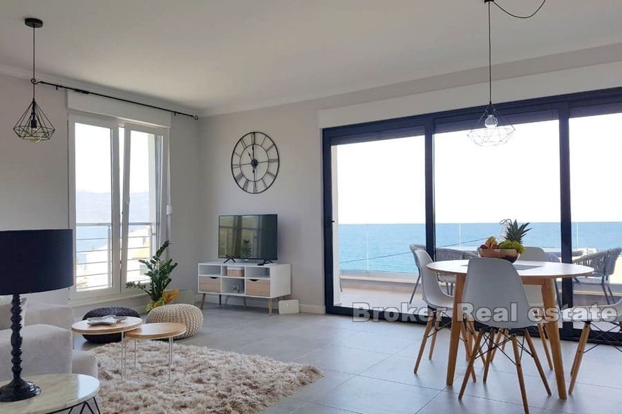 Apartment with sea view