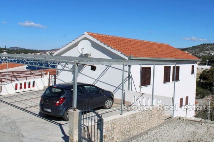 House with open sea view