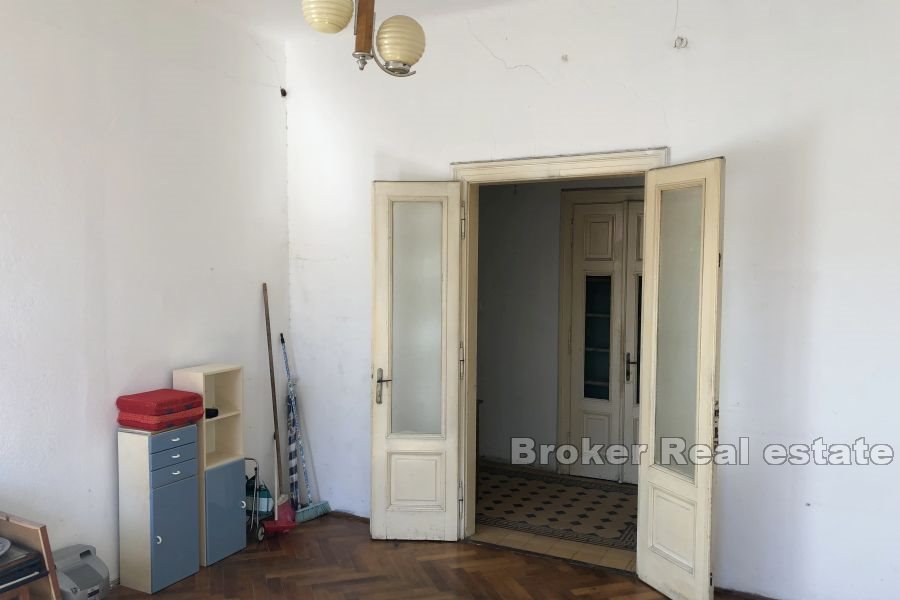 Two bedroom apartment in center of town