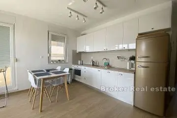 Žnjan, two bedroom apartment with sea view