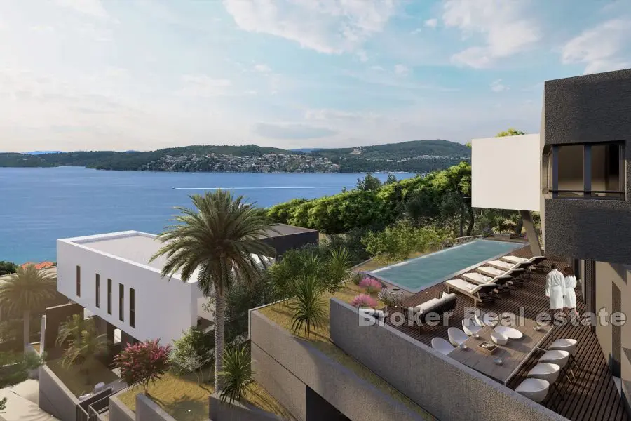 Villa en construction avec piscine et vue mer