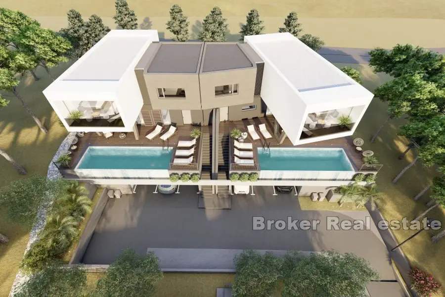Luxus-Doppelhaushälfte mit Pool
