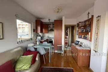 Two bedroom apartment near the sea