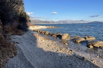 001-2035-142-Kastela-Building-land-first-row-to-the-sea-for-sale
