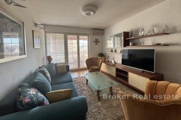 001-2035-143-Split-Comfortable-three-bedroom-apartment-for-sale