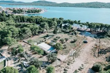 Investment opportunity for a resort by the sea