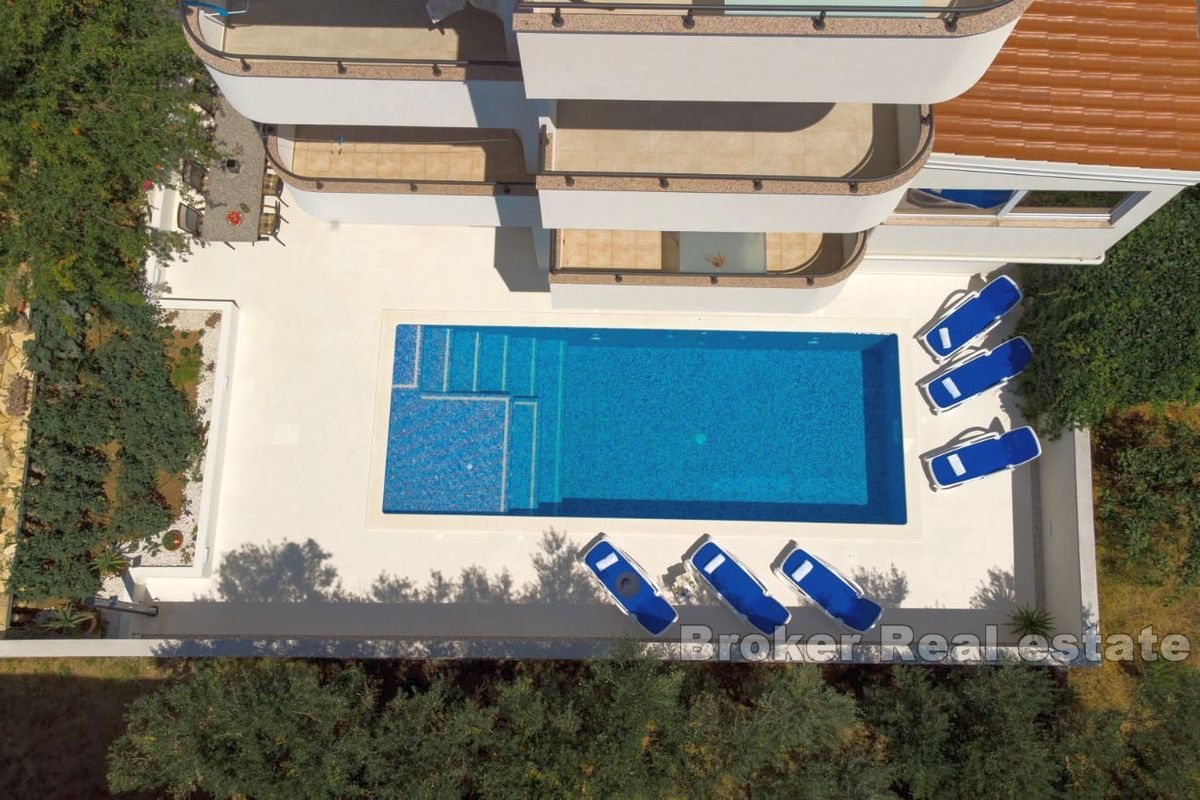 Three bedroom apartment with swimming pool