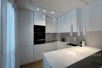 Luxurious three bedroom apartment (FIRST MOVE IN)
