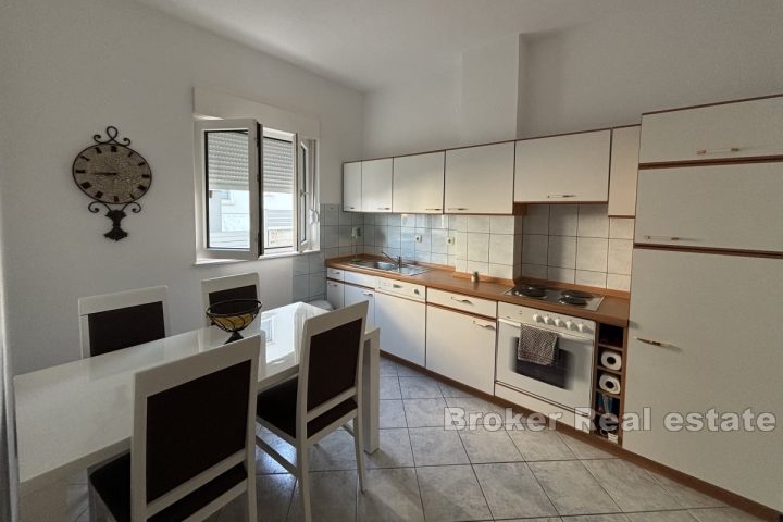 Komfortowy apartament z trzema sypialniami w spokojnej okolicy