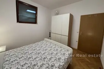 Komfortowy apartament z trzema sypialniami w spokojnej okolicy