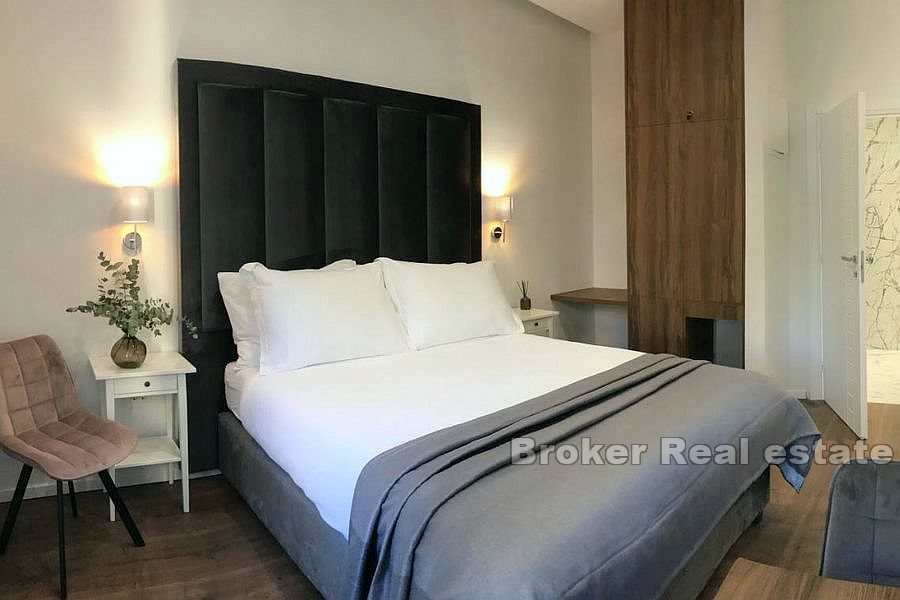 Bačvice, apartment with 5 bedrooms/units