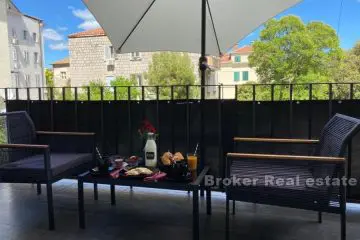 Bačvice, apartment with 5 bedrooms/units