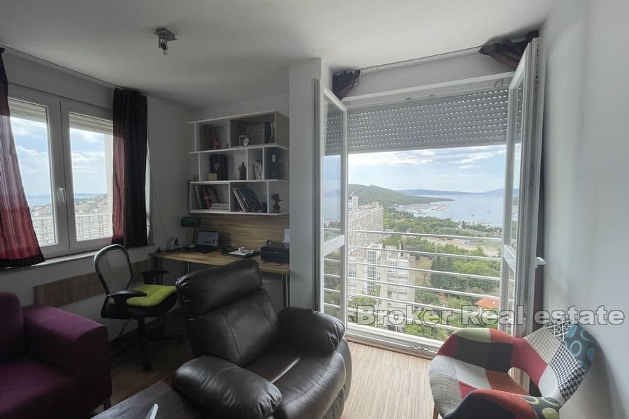 Spinut, trzypokojowy apartament z widokiem na morze