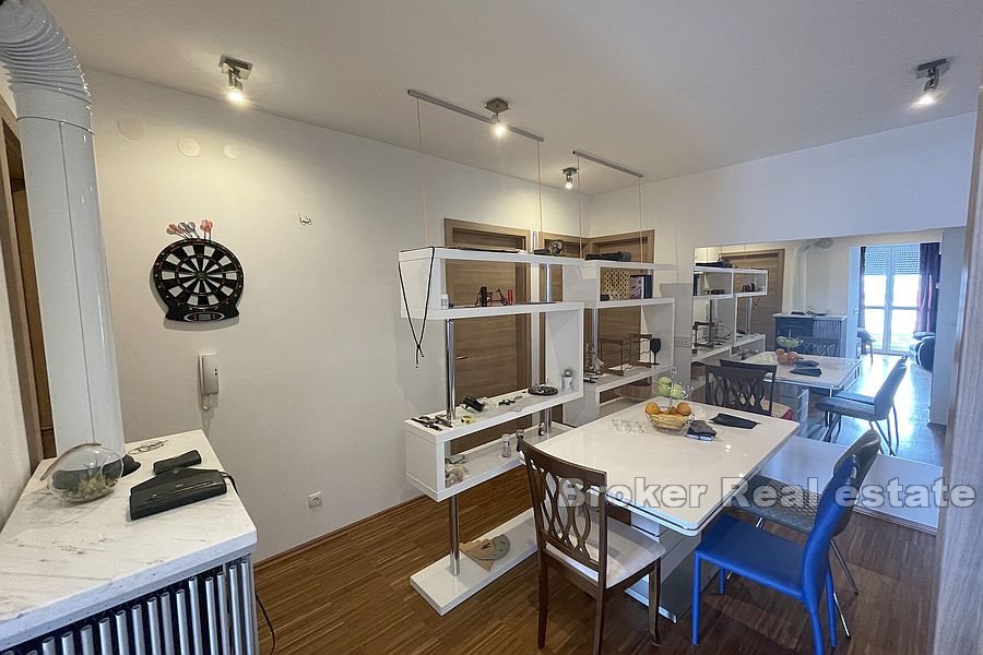 Spinut, trzypokojowy apartament z widokiem na morze