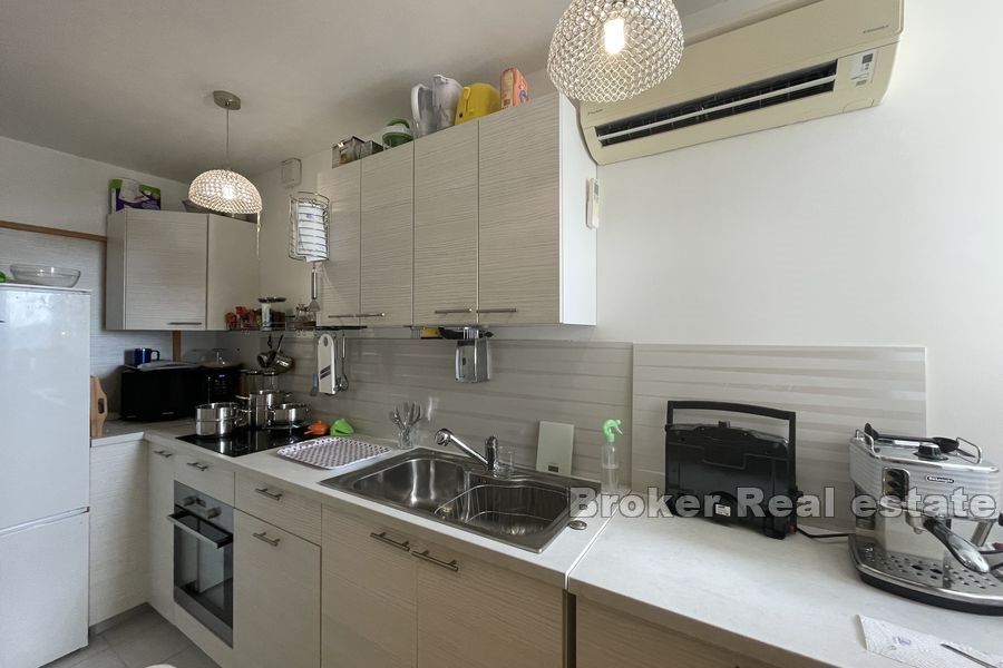 Spinut, trzypokojowy apartament z widokiem na morze