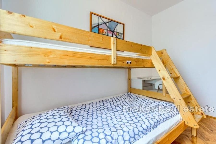 Pazdigrad, komfortabel to-roms leilighet