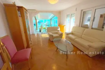 Spacious three-bedroom apartment with a sea view