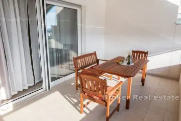 Beautiful sunny two-bedroom apartment 