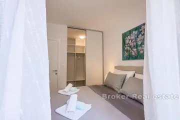 Predivan osunčan dvosobni apartman 