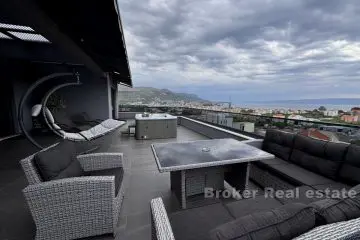 Penthouse de trois chambres avec vue sur la mer