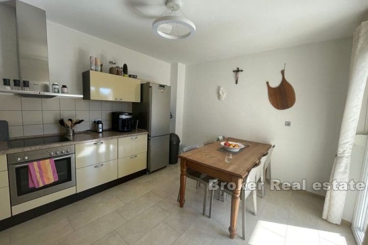 Trstenik, spacious three-bedroom apartment