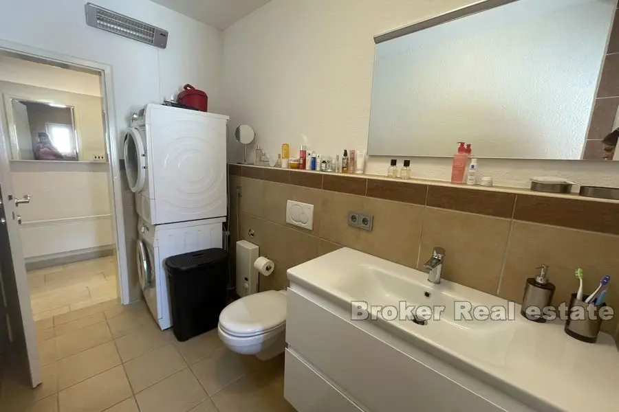 Trstenik, przestronny apartament z trzema sypialniami