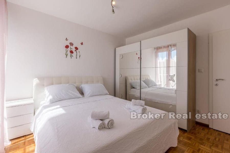 Mertojak, Apartment with an open view of the sea