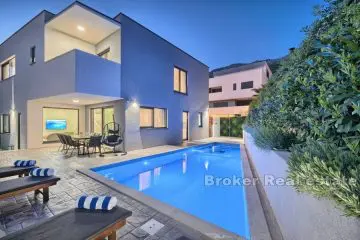 Luxury villa with heated pool