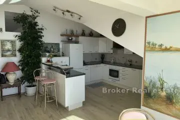 Žnjan - Two-bedroom apartment with a sea view