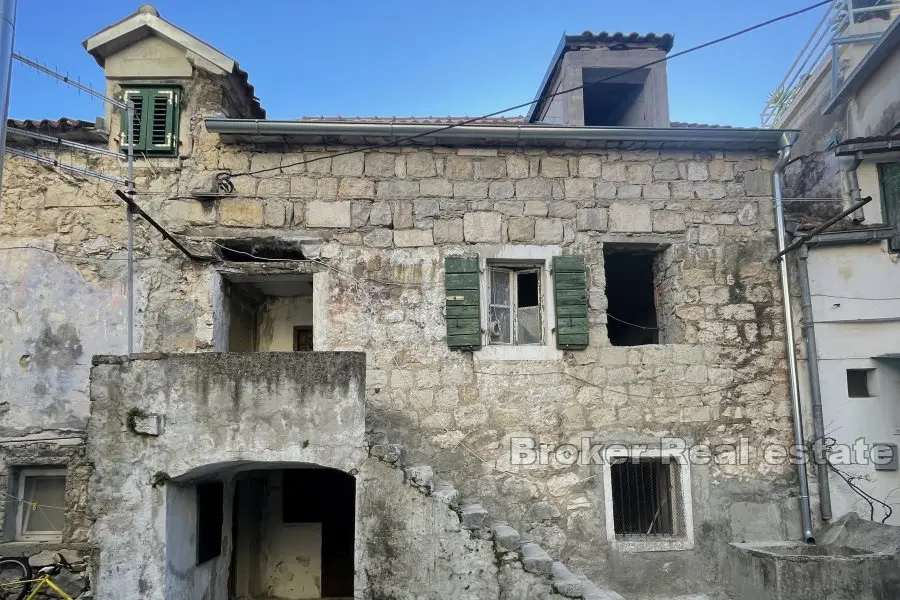 Varoš - Maison en pierre à rénover
