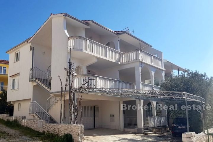 Apartment house with sea view