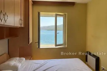 Apartment in the first row to the sea