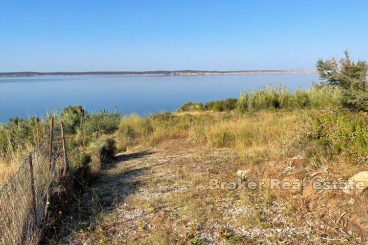 Building plot with open sea view