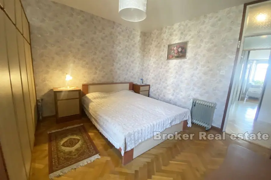 Trstenik, spazioso appartamento con due camere da letto