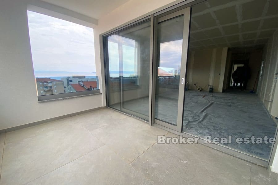 Three-bedroom apartment with a sea view