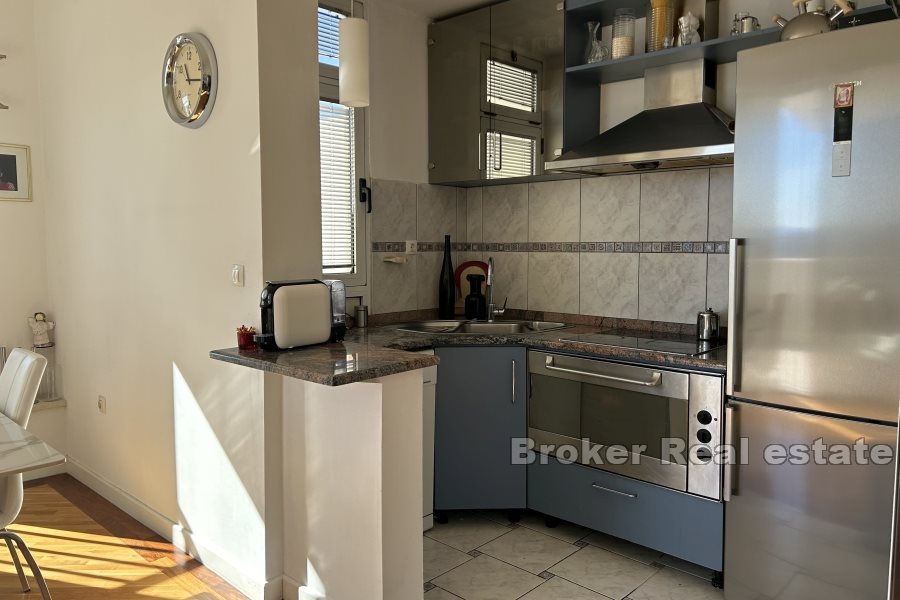 Zvončac - Two-bedroom apartment in an attractive location