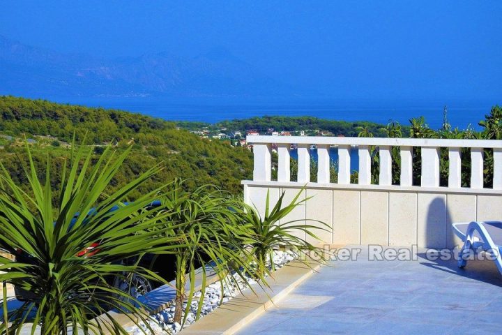 Charming villa with sea view