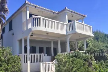 House in the first row to the sea