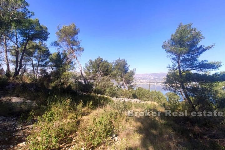 Building plot with sea view