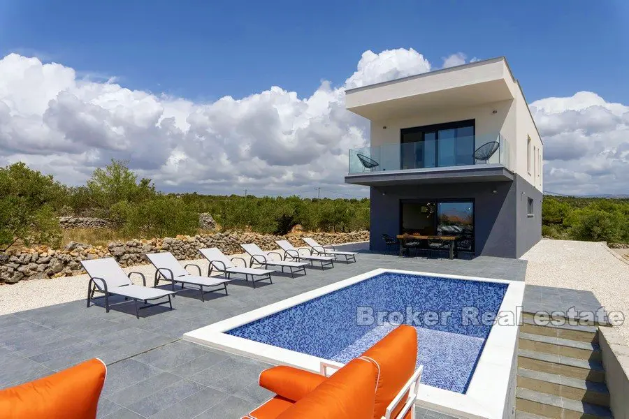 Moderne Villa mit Swimmingpool