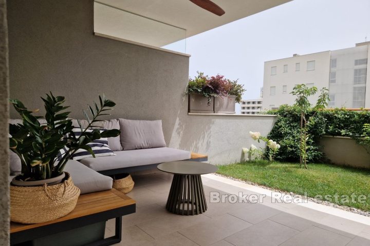 001-2041-84-Split-Znjan-Modern-apartment-with-garden-for-sale