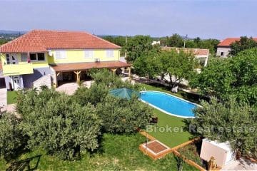 001-2043-101-Zadar-Spacious-property-with-several-residential-units-for-sale