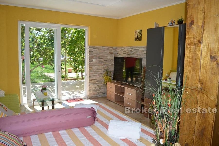 Spacious property with several residential units and an olive grove