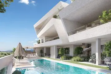 Lägenhet med pool och havsutsikt