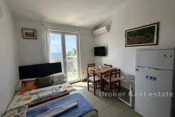 Apartmanska kuća s pogledom na more