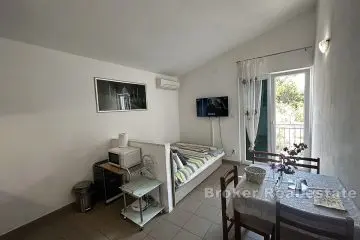 Apartmanska kuća s pogledom na more